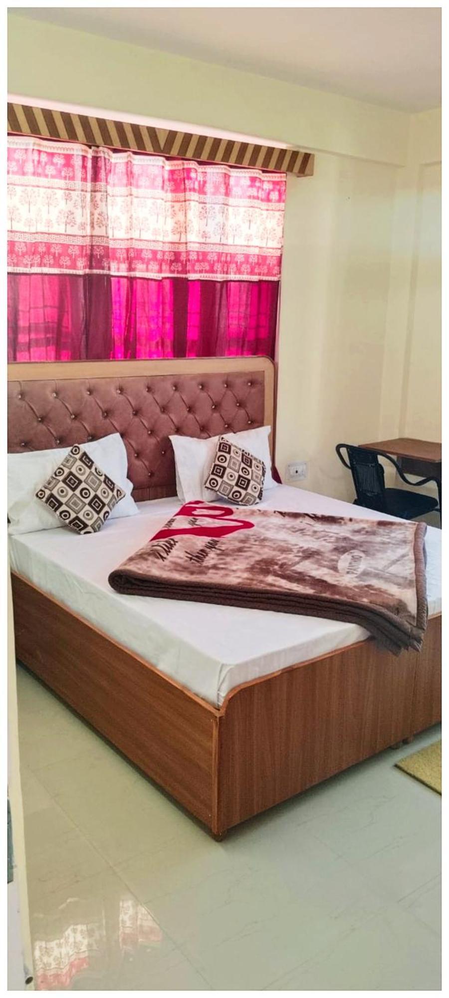 Simla Hotel K R I S H N A B - B Near Mall Road And Temple Zewnętrze zdjęcie
