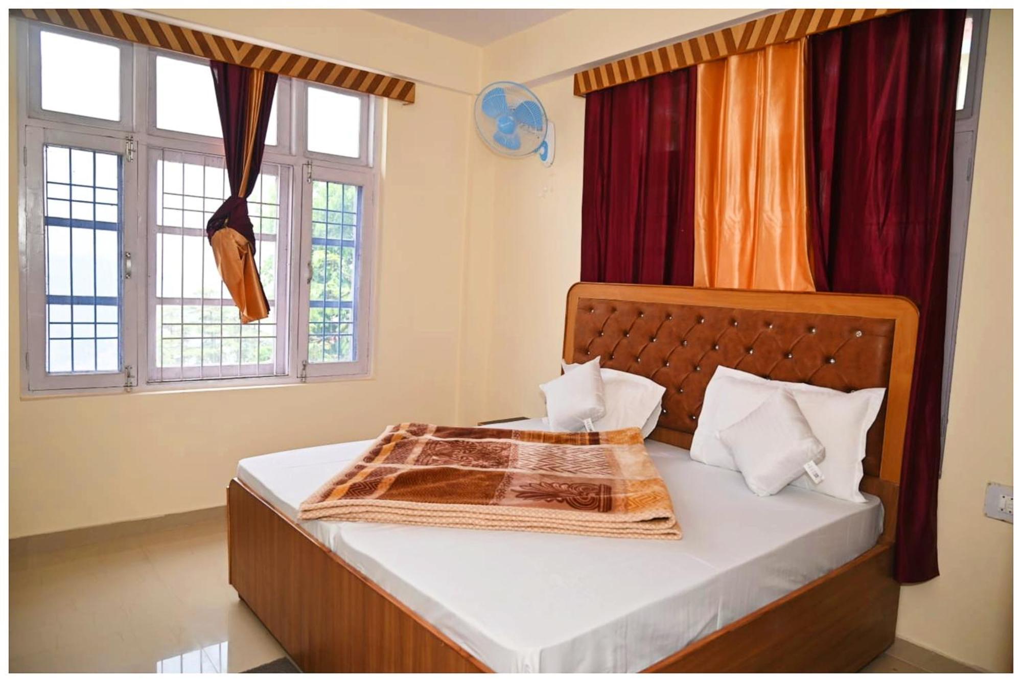 Simla Hotel K R I S H N A B - B Near Mall Road And Temple Zewnętrze zdjęcie